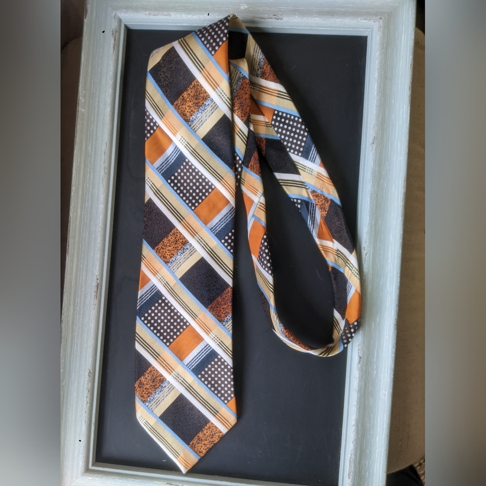 Vintage tie by Segnor Caporicci rare find